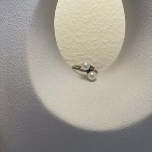 Silver pearl ring